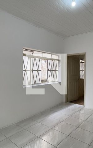 Casa para alugar com 65m², 2 quartos e sem vaga Casa para alugar com 65m², 2 quartos e sem vagaSala