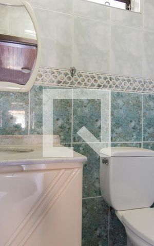 Casa para alugar com 220m², 3 quartos e 2 vagas Casa para alugar com 220m², 3 quartos e 2 vagasBanheiro