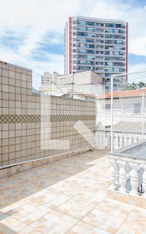 Casa para alugar com 220m², 3 quartos e 2 vagas Casa para alugar com 220m², 3 quartos e 2 vagasVaranda Quarto 3