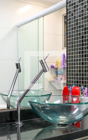 Apartamento à venda com 50m², 2 quartos e 1 vaga Apartamento à venda com 50m², 2 quartos e 1 vagaBanheiro