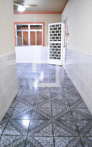 Casa para alugar com 50m², 1 quarto e 1 vagaCorredor