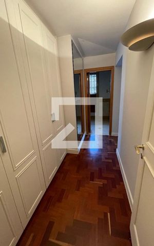 Casa à venda com 400m², 4 quartos e 5 vagas Casa à venda com 400m², 4 quartos e 5 vagasCloset da suíte master