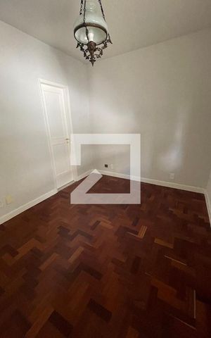 Casa à venda com 400m², 4 quartos e 5 vagas Casa à venda com 400m², 4 quartos e 5 vagasSuíte 4