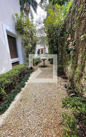 Casa à venda com 400m², 4 quartos e 5 vagas Casa à venda com 400m², 4 quartos e 5 vagasjardim de inverno