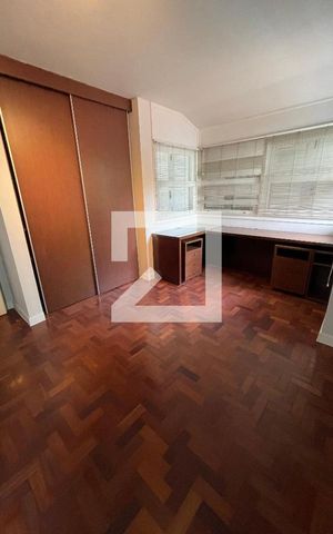 Casa à venda com 400m², 4 quartos e 5 vagas Casa à venda com 400m², 4 quartos e 5 vagasSuíte 3