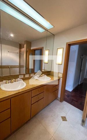 Casa à venda com 400m², 4 quartos e 5 vagas Casa à venda com 400m², 4 quartos e 5 vagasbanheiro suíte master