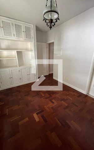 Casa à venda com 400m², 4 quartos e 5 vagas Casa à venda com 400m², 4 quartos e 5 vagasSuíte 4