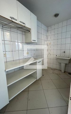 Casa à venda com 400m², 4 quartos e 5 vagas Casa à venda com 400m², 4 quartos e 5 vagasLavanderia