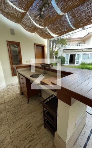 Casa à venda com 400m², 4 quartos e 5 vagas Casa à venda com 400m², 4 quartos e 5 vagasChurrasqueira