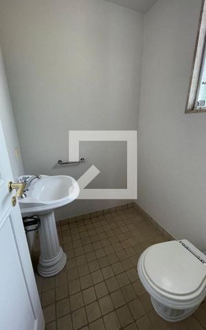 Casa à venda com 400m², 4 quartos e 5 vagas Casa à venda com 400m², 4 quartos e 5 vagasbanheiro da suíte 4