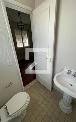 Casa à venda com 400m², 4 quartos e 5 vagas Casa à venda com 400m², 4 quartos e 5 vagasbanheiro da suíte 4