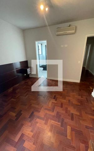 Casa à venda com 400m², 4 quartos e 5 vagas Casa à venda com 400m², 4 quartos e 5 vagasSuíte 3