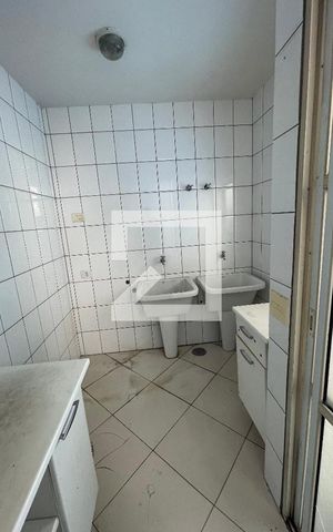 Casa à venda com 400m², 4 quartos e 5 vagas Casa à venda com 400m², 4 quartos e 5 vagaslavanderia