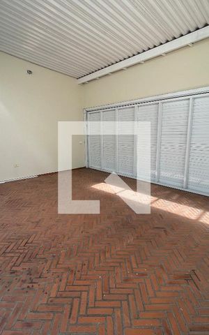Casa à venda com 400m², 4 quartos e 5 vagas Casa à venda com 400m², 4 quartos e 5 vagasGaragem 2