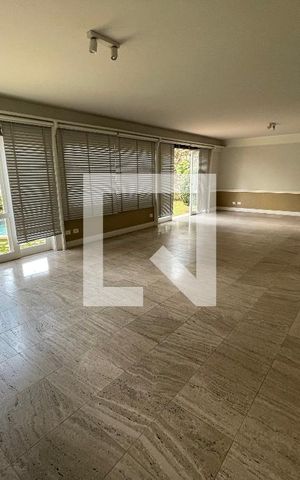 Casa à venda com 400m², 4 quartos e 5 vagas Casa à venda com 400m², 4 quartos e 5 vagasSala 1