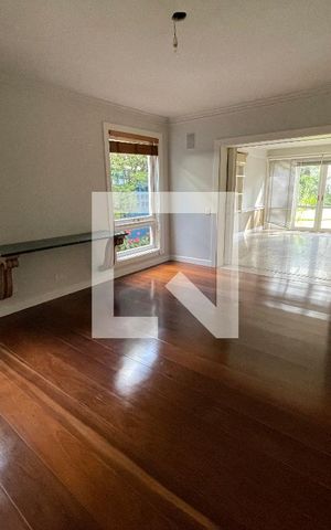 Casa à venda com 400m², 4 quartos e 5 vagas Casa à venda com 400m², 4 quartos e 5 vagasSala 3