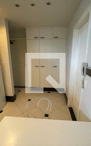 Casa à venda com 400m², 4 quartos e 5 vagas Casa à venda com 400m², 4 quartos e 5 vagasCozinha
