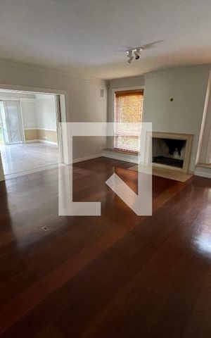 Casa à venda com 400m², 4 quartos e 5 vagas Casa à venda com 400m², 4 quartos e 5 vagasSala 2