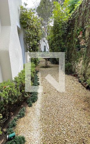 Casa à venda com 400m², 4 quartos e 5 vagas Casa à venda com 400m², 4 quartos e 5 vagasJardim de inverno