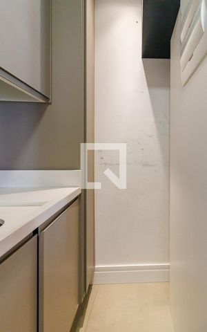 Apartamento à venda com 350m², 3 quartos e 3 vagas Apartamento à venda com 350m², 3 quartos e 3 vagasÁrea de Serviço