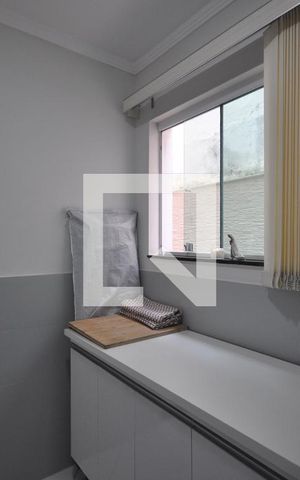 Casa à venda com 200m², 3 quartos e 4 vagasQuarto de Serviço
