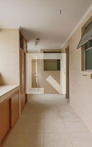 Apartamento à venda com 227m², 4 quartos e 2 vagas Apartamento à venda com 227m², 4 quartos e 2 vagasLavanderia
