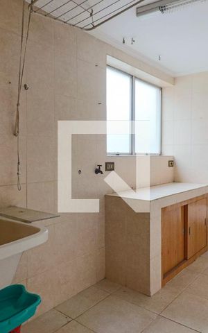Apartamento à venda com 227m², 4 quartos e 2 vagas Apartamento à venda com 227m², 4 quartos e 2 vagasLavanderia