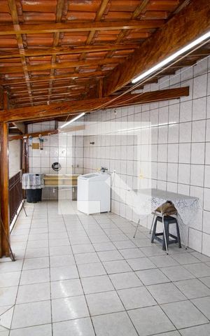 Casa à venda com 240m², 3 quartos e 3 vagas Casa à venda com 240m², 3 quartos e 3 vagasÁrea de Serviço