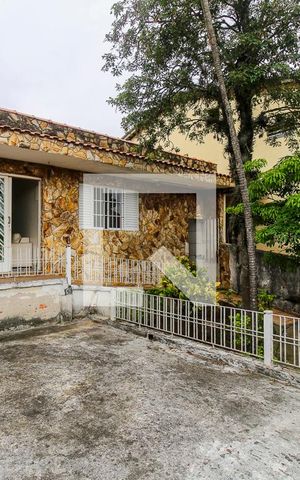 Casa à venda com 144m², 3 quartos e 2 vagas Casa à venda com 144m², 3 quartos e 2 vagasQuintal
