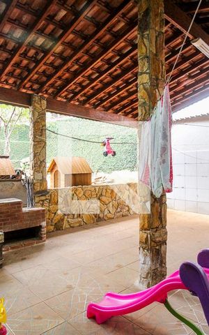 Casa à venda com 144m², 3 quartos e 2 vagas Casa à venda com 144m², 3 quartos e 2 vagasÁrea comum - Churrasqueira