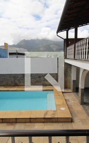 Casa para alugar com 298m², 3 quartos e 1 vagaSuíte 1 - Vista da sacada
