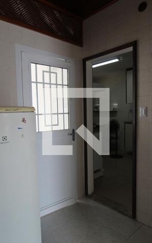 Casa para alugar com 298m², 3 quartos e 1 vagaÁrea de serviço