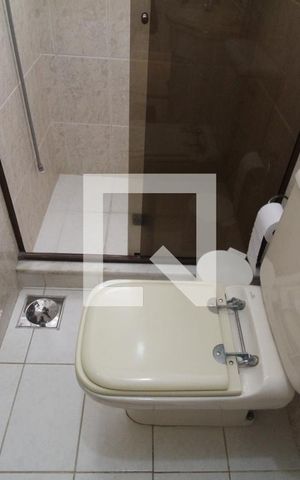 Casa para alugar com 298m², 3 quartos e 1 vagaBanheiro do corredor