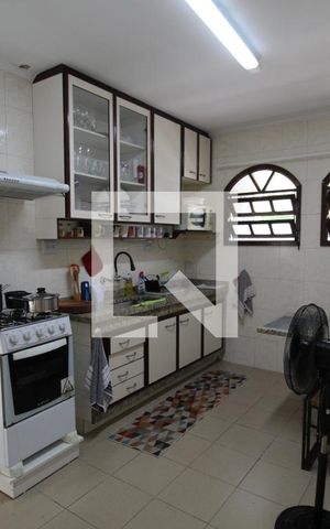 Casa para alugar com 298m², 3 quartos e 1 vagaCozinha