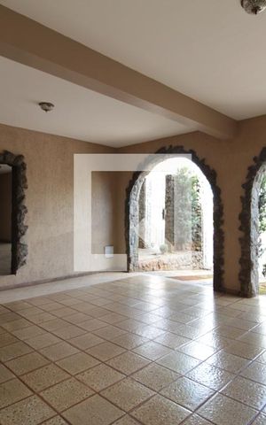 Casa para alugar com 326m², 4 quartos e 4 vagasÁrea Externa