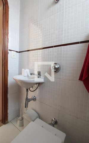 Casa para alugar com 326m², 4 quartos e 4 vagasBanheiro de Serviço