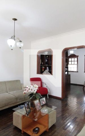 Casa para alugar com 326m², 4 quartos e 4 vagasSala de Estar