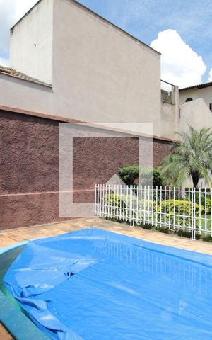 Casa para alugar com 326m², 4 quartos e 4 vagasPiscina
