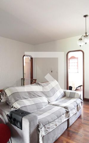 Casa para alugar com 326m², 4 quartos e 4 vagasSala de TV