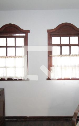 Casa para alugar com 326m², 4 quartos e 4 vagasBiblioteca