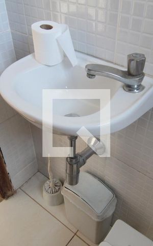 Casa para alugar com 326m², 4 quartos e 4 vagasBanheiro de Serviço