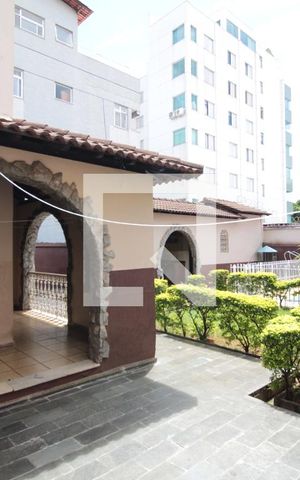Casa para alugar com 326m², 4 quartos e 4 vagasÁrea Externa