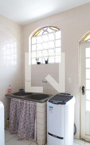 Casa para alugar com 326m², 4 quartos e 4 vagasArea de Serviço