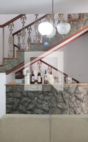 Casa para alugar com 326m², 4 quartos e 4 vagasSala de Estar