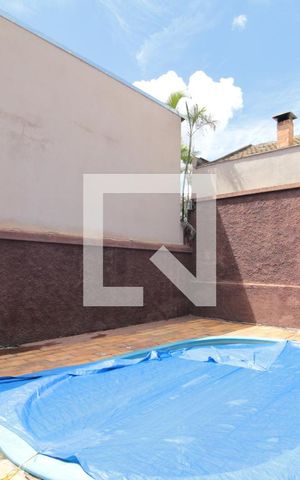 Casa para alugar com 326m², 4 quartos e 4 vagasPiscina