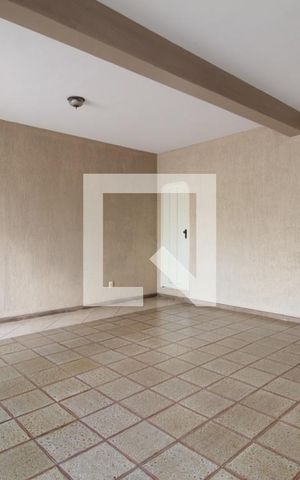 Casa para alugar com 326m², 4 quartos e 4 vagasÁrea Externa
