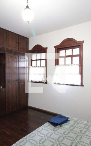 Casa para alugar com 326m², 4 quartos e 4 vagasSuite