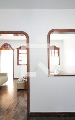 Casa para alugar com 326m², 4 quartos e 4 vagasBiblioteca