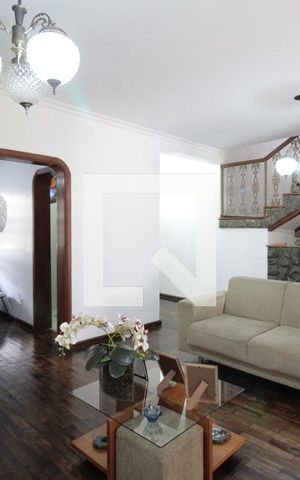 Casa para alugar com 326m², 4 quartos e 4 vagasSala de Estar