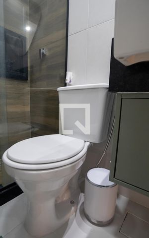 Apartamento à venda com 70m², 2 quartos e 1 vaga Apartamento à venda com 70m², 2 quartos e 1 vagaBanheiro